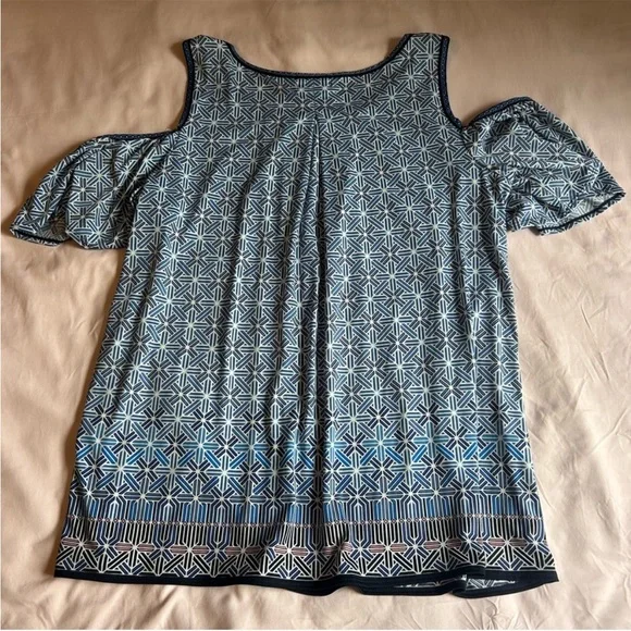 Boho Blue Geometric Cold Shoulder Top – Women’s XL - Picture 2 of 5